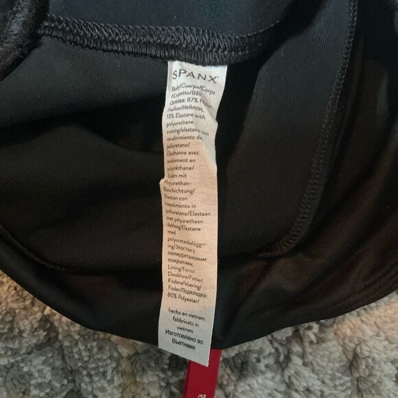 SPANX FAUX LEATHER LEGGINGS! EUC! SIZE M - Picture 7 of 8